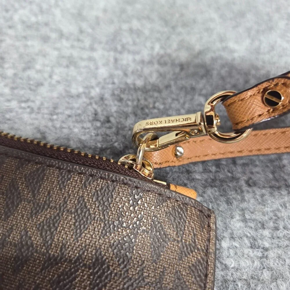 Michael Kors Jet Set Signature Multifunction Wristlet - Black, Large‎
